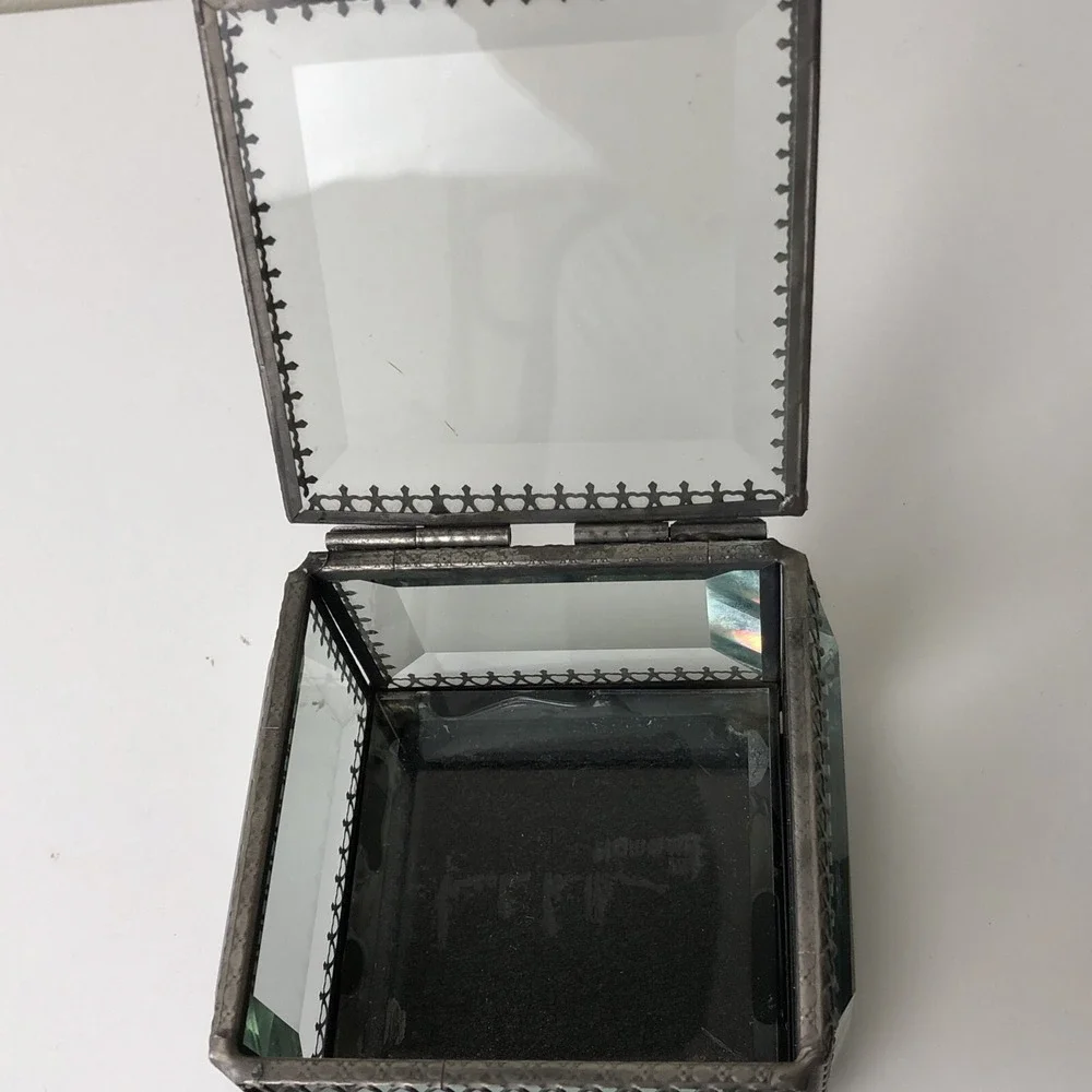 Nicole Miller Home Glass Mirrored Elegant Silver Tone Jewelry Trinket Box
